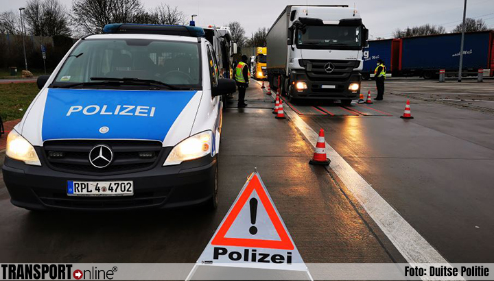 Elf overbeladen vrachtwagens en verboden wapenbezit tijdens Duitse transportcontrole [+foto]