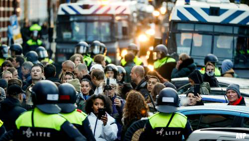 115 mensen aangehouden bij verboden demonstratie Amsterdam
