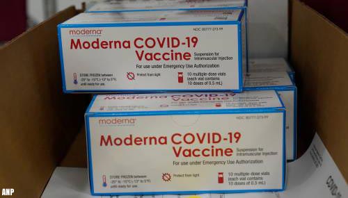 Eerste partij coronavaccins Moderna afgeleverd in Oss