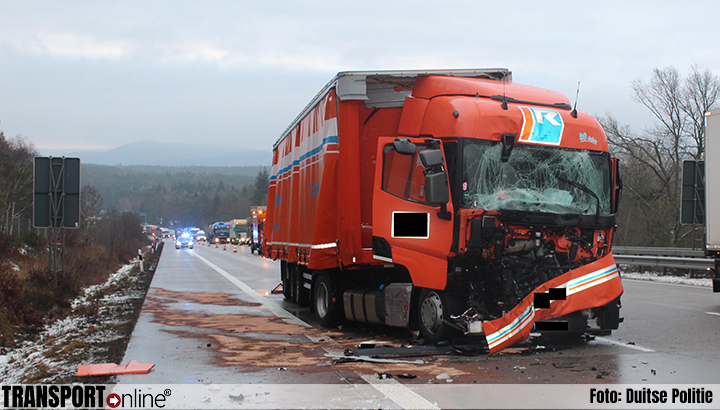 Twee chauffeurs zwaargewond bij ongeval Duitse A6 [+foto's]