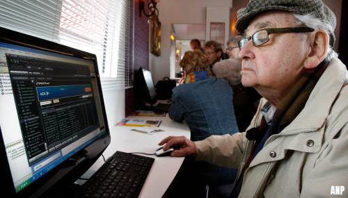 Onderzoek: senioren willen niet meer verplicht op internet