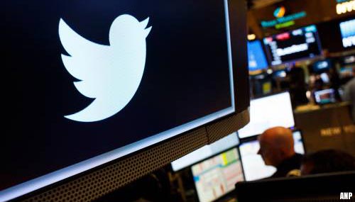 Aandelen Twitter fors omlaag na verbannen Trump