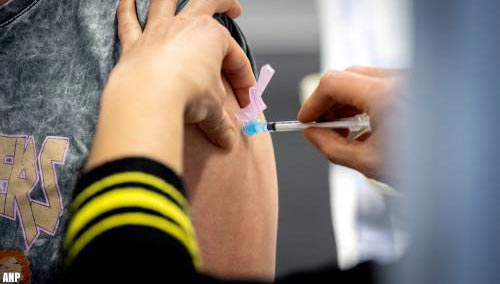 Zorgmedewerker kan voorlopig geen vaccinatie afspreken
