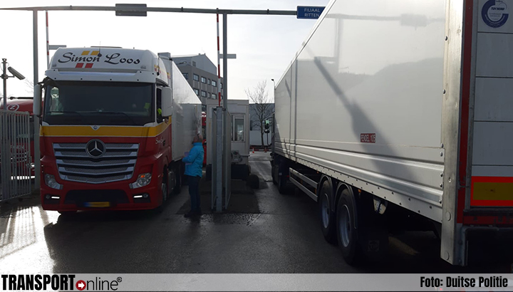 Vrachtwagenchauffeurs houden stiptheidsacties bij distributiecentrum Albert Heijn Zaandam [+foto's]