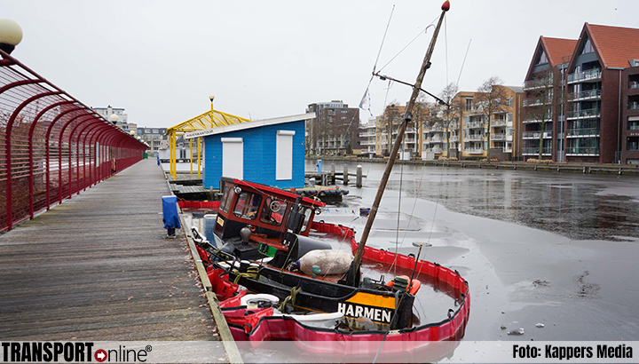 Honderd jaar oude sleepboot gezonken in Sneek [+foto]