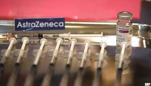 Lareb: tien meldingen mogelijke trombose na AstraZeneca-vaccin