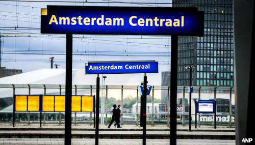 Amsterdam Centraal vrijgegeven, 'verdacht' pakket bleek loos alarm