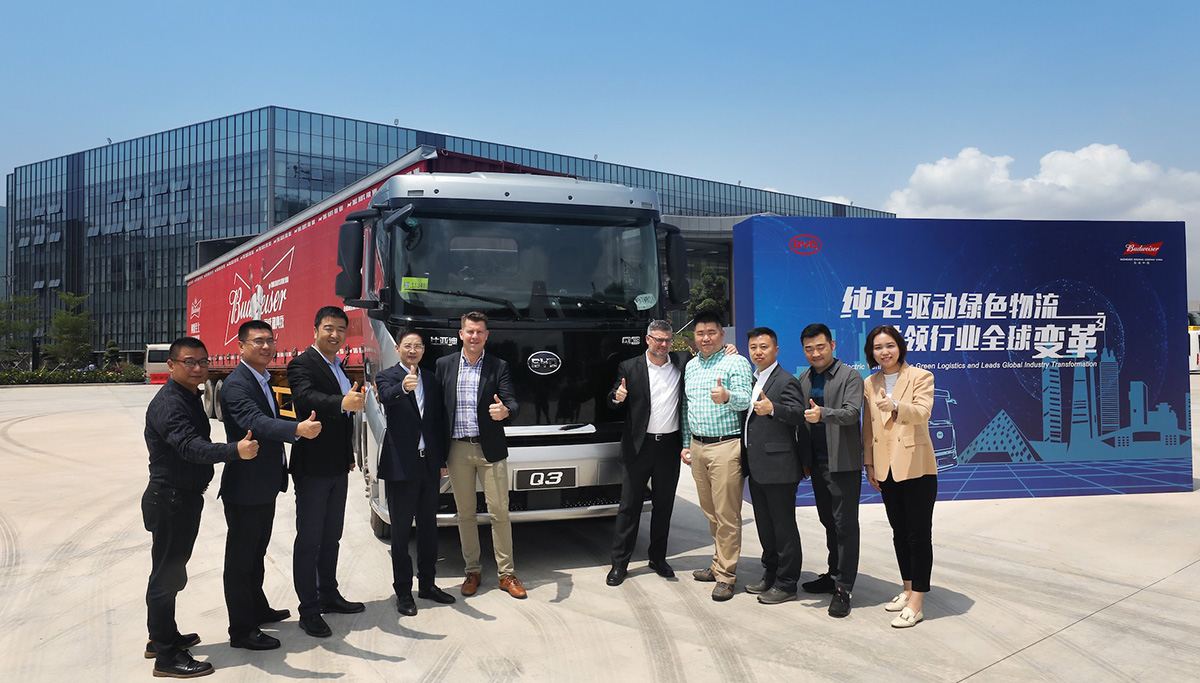 Budweiser China zal in 2021 dertig elektrische BYD Q3-vrachtwagens inzetten