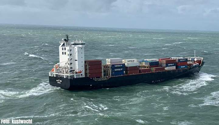 Partijen boos dat containerschip Baltic Tern nog mocht varen tijdens storm