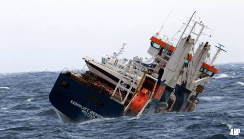 Berging Nederlands schip 'Eemslift Hendrika' Noorwegen vertraagd door slecht weer [+video]