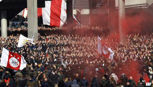 12.000 Ajax-fans bij ArenA, Amsterdam greep bewust niet in