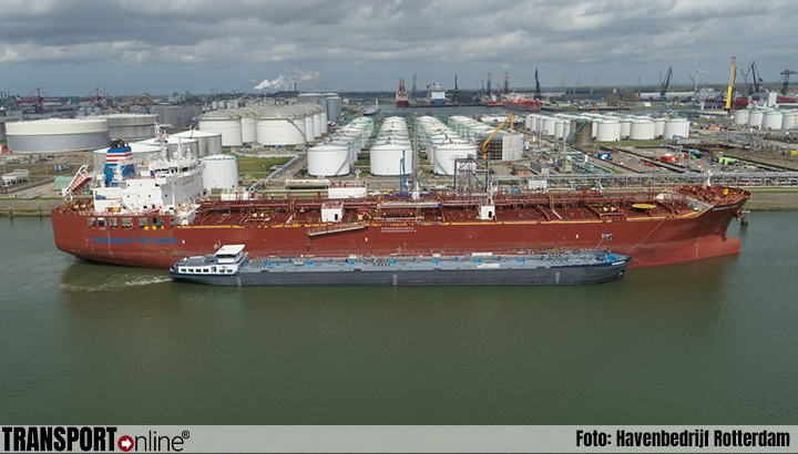 Eerste bunkering wereldwijd van methanol per bunkerschip in Rotterdam