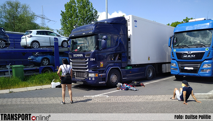 Vrachtwagenchauffeur onder invloed van drugs misdraagt zich in tankstation [+foto]