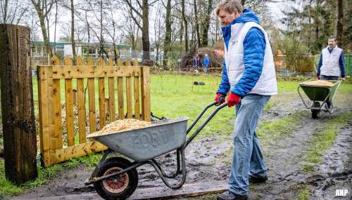 Nederlanders als vrijwilliger aan de slag tijdens NLdoet