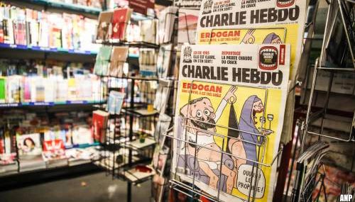 Vrouw in T-shirt van Charlie Hebdo aangevallen met mes in Londen