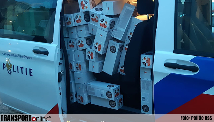 Man steelt 288 pakken koffie uit geparkeerde vrachtwagen [+foto]