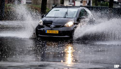 Wateroverlast door stortbuien in noordoosten Friesland