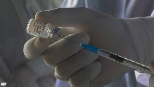 Vaccinmakers: derde coronaprik beschermt mogelijk veel beter