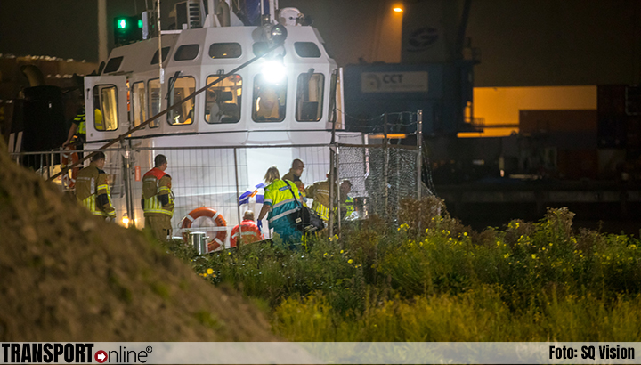 59-jarige Rotterdammer overleden nadat hij bekneld raakt tussen schip en een kabel [+foto]
