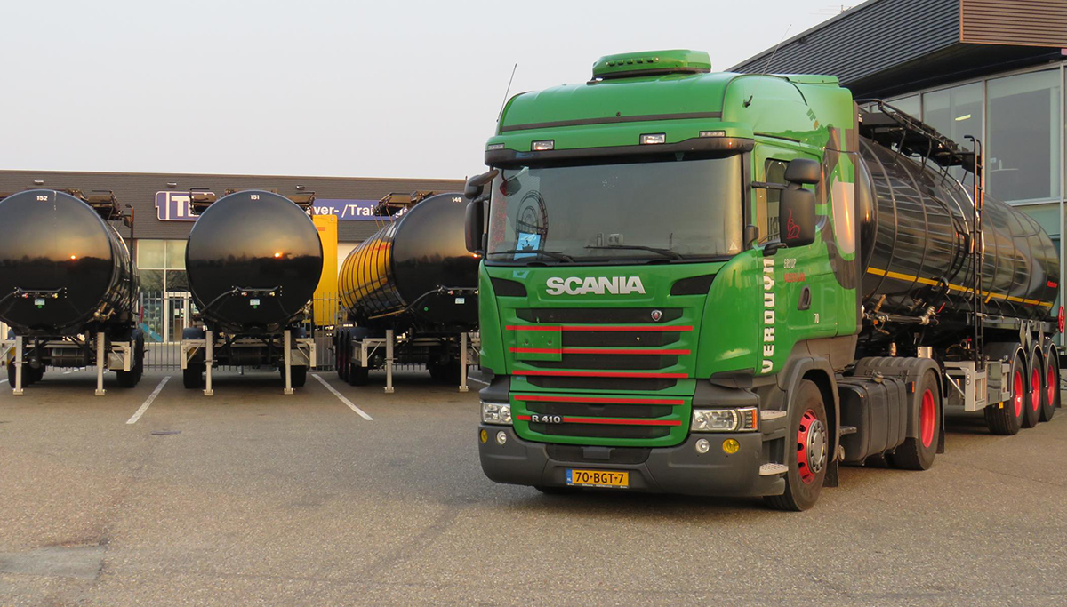 Zes Kässbohrer bitumen trailers voor Verduyn-Group