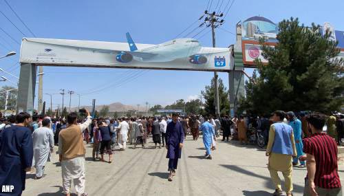 Momenteel geen vluchten op Kabul mogelijk door menigte op de baan [+video]