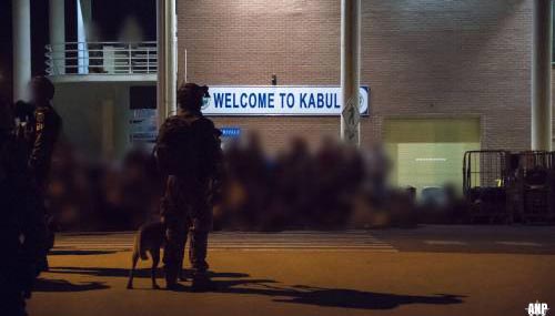 Twaalf doden in chaos luchthaven Kabul sinds zondag
