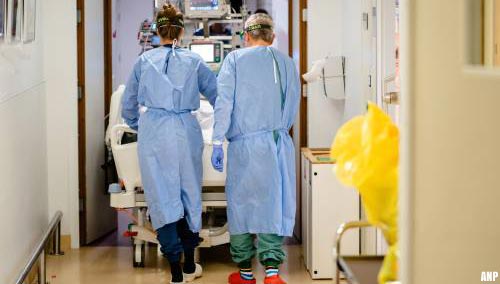 Aantal ziekenhuisopnames stijgt niet meer, minder positieve tests