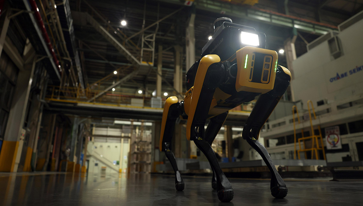 Hyundai presenteert Factory Safety Service Robot