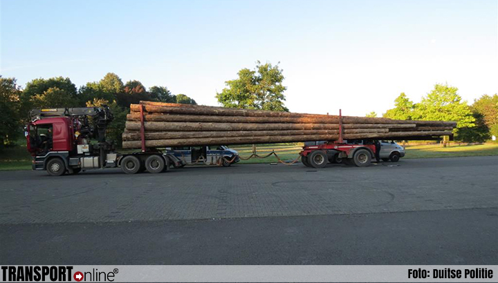Duitse politie stopt twee overbeladen houttransporten [+foto's]