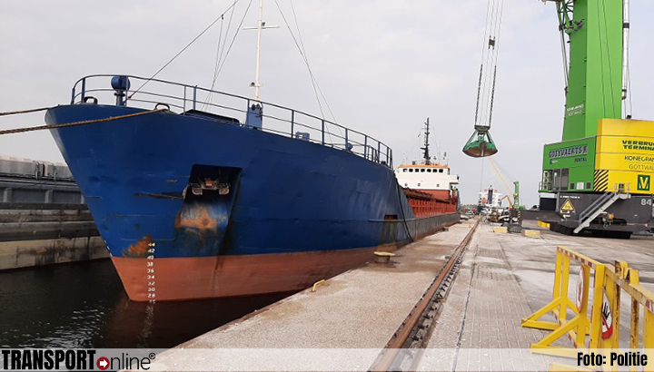 Politie legt schip aan de ketting in Terneuzen