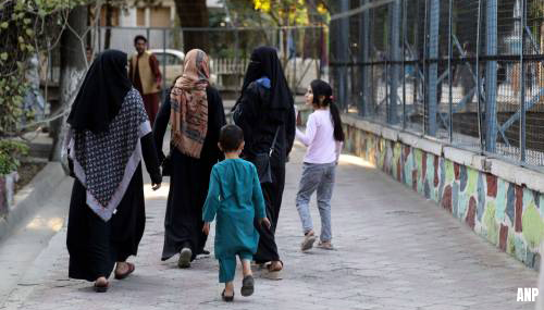 Vrouwelijke ambtenaren Kabul opgeroepen thuis te blijven