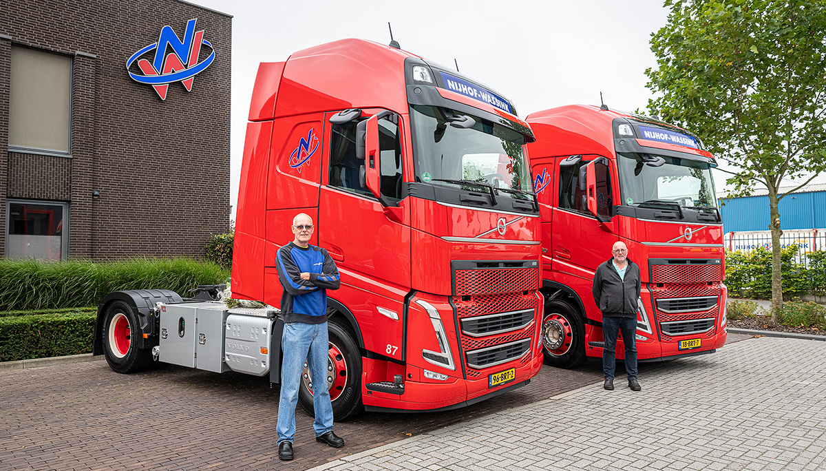 Ruim 90 jaar chauffeurservaring krijgt een bijzondere Volvo Trucks aflevering bij Nijhof-Wassink
