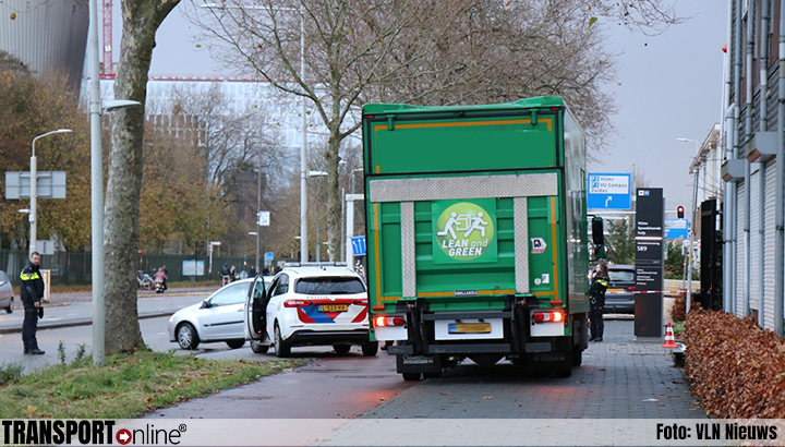 Meisje op fiets overleden na aanrijding met vrachtwagen in Amsterdam [+foto]