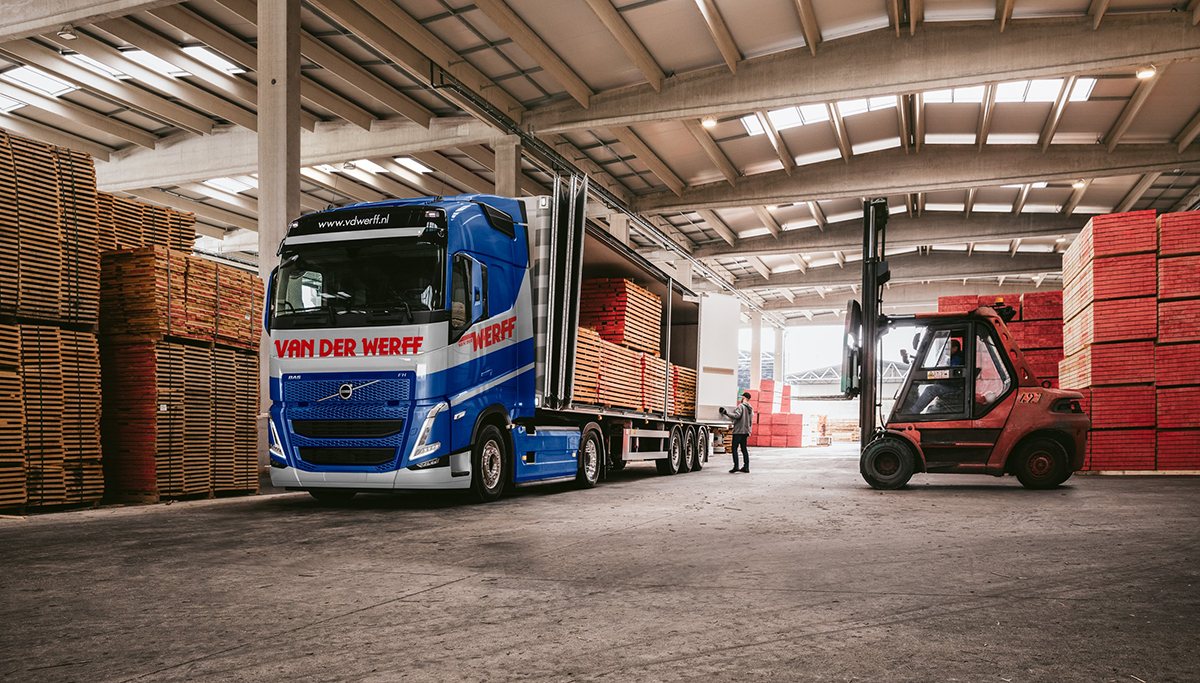 Binnenkort ook nieuwe Volvo-trucks voor Van der Werff Logistics