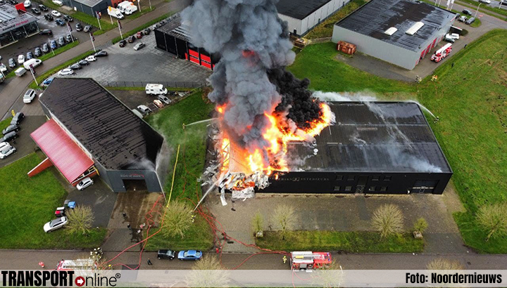 Grote brand bij Frederiks Interieurs in Gorredijk [+foto]