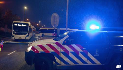Tien arrestaties bij blokkade kazerne marechaussee Schiphol
