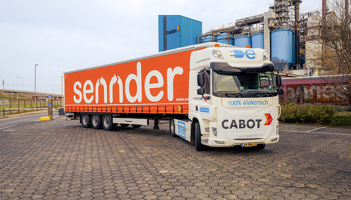 sennder en Cabot Corporation voltooien emmissievrij internationaal transport met elektrische vrachtwagen