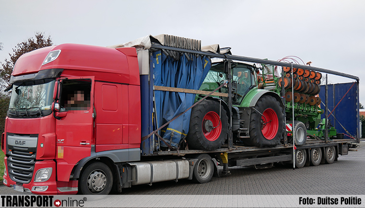 Duitse politie legt transport veel te hoge vrachtwagen stil [+foto]