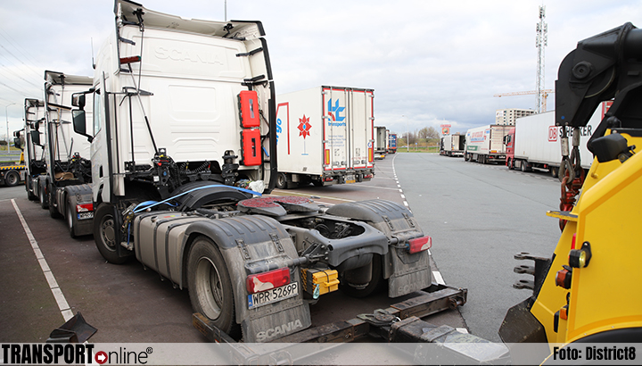 Acht geparkeerde vrachtwagens verwijderd van parkeerterrein langs A4 [+foto]