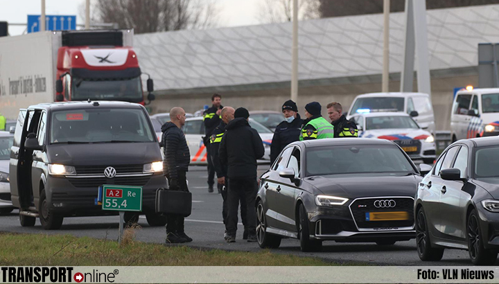A2 weer open na politieactie, hoofdkantoor Landelijke Eenheid in Driebergen zwaar beveiligd [+foto's]