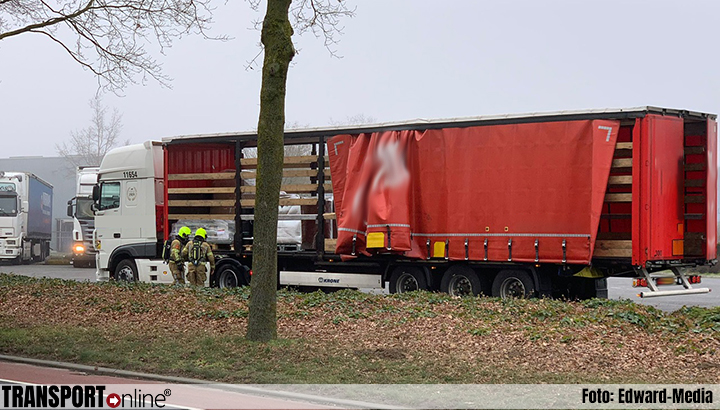 Lekkage gevaarlijke stoffen in vrachtwagen in Venlo [+foto]