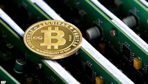 Bitcoin zakt weg naar 43.000 dollar