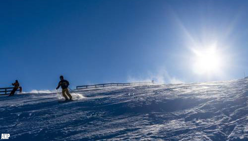 Meer coronabesmettingen na uitbraak onder Nederlandse skileraren