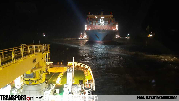 Vastgelopen 'Mumbai Maersk' bij Duits Waddeneiland losgetrokken [+foto's]