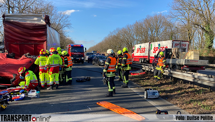 Ernstig ongeval met twee vrachtwagens op Duitse A3 [+foto's]