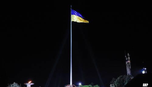 Oekraïeners hijsen vlag voor 'Dag van Eenheid'
