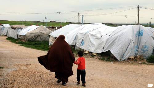 Nederland haalt vijf Syriëgangers met kinderen op uit kamp Syrië