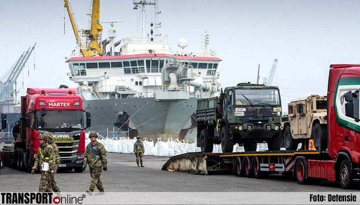 Amerikaanse tanks en ander materieel per schip aangekomen in Vlissingen [+foto's]