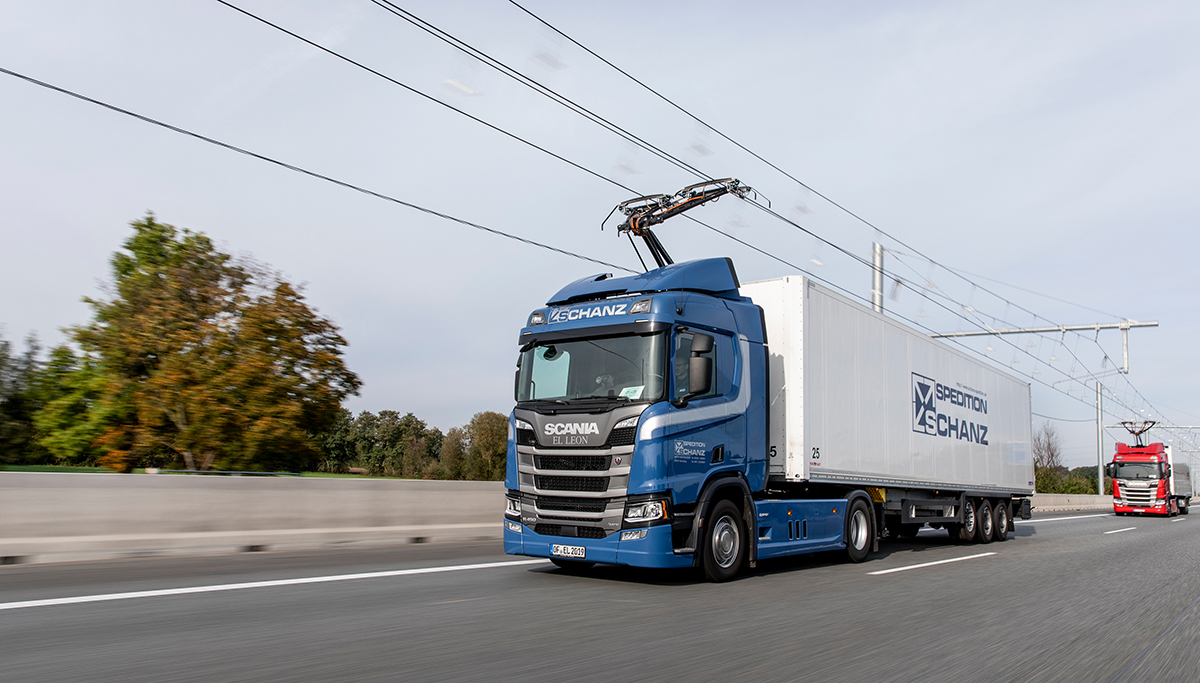 Vrachtwagens onder bovenleidingen op de snelweg: rendabele klimaatoplossing voor Vlaanderen
