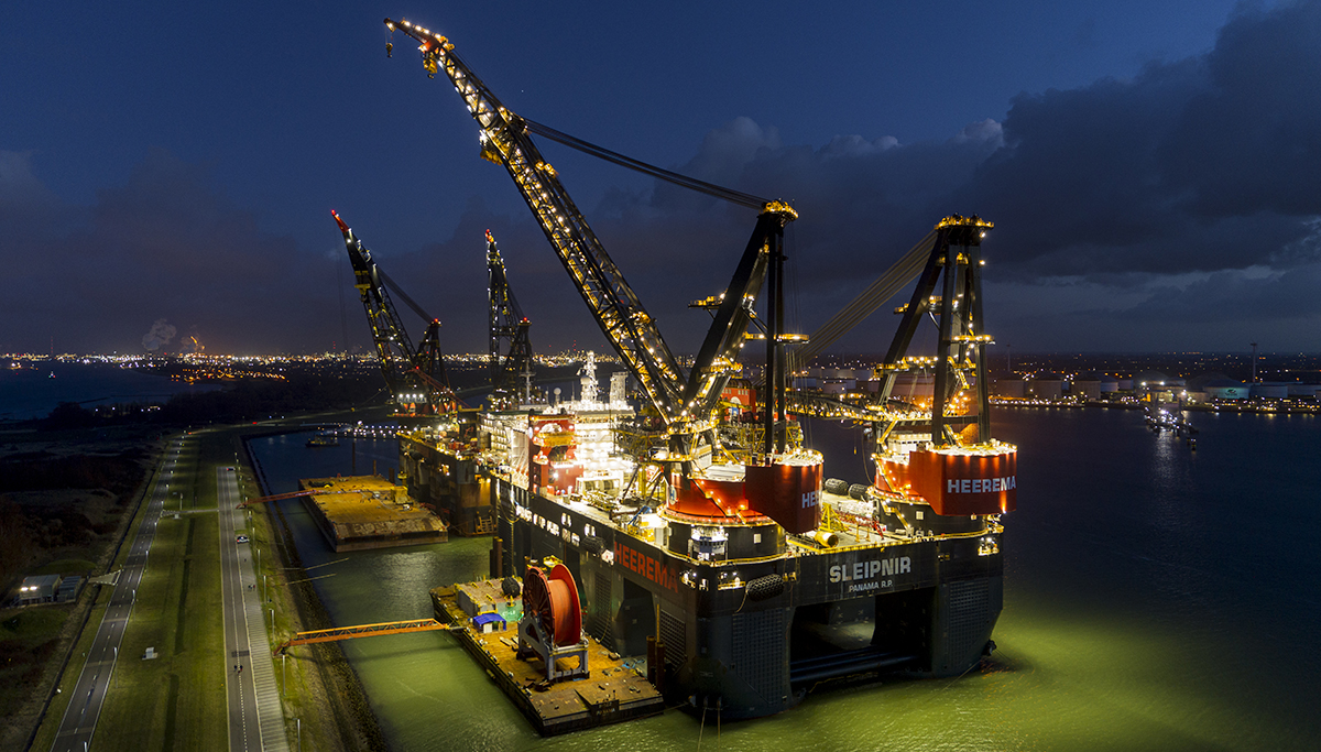 Heerema's offshore schepen met succes ingeplugd op de grootste walstroominstallatie van Europa in Rotterdam
